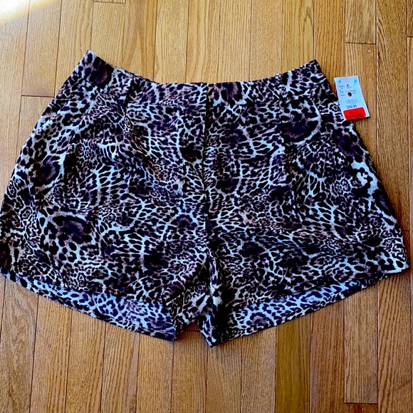 The Kooples Pants - Flowy leopard shorts